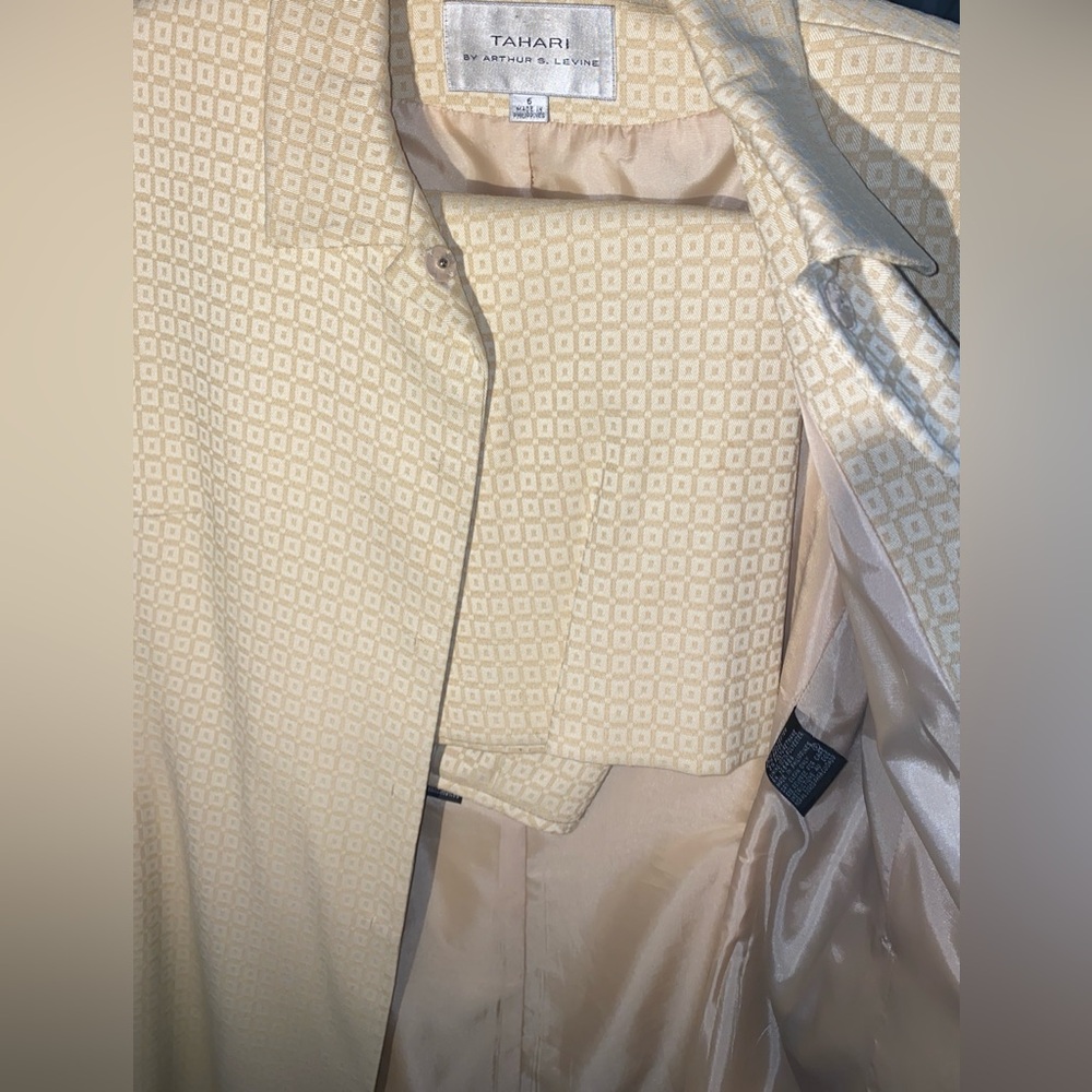 TAHARI- Pastel Yellow Jacket/Skirt Set - Picture 3 of 6